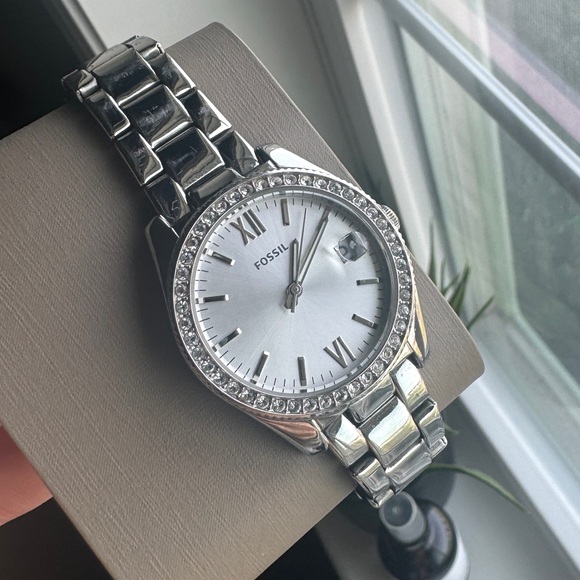 Fossil Women’s Scarlette Quartz Analog & Date Watch - Picture 8 of 14